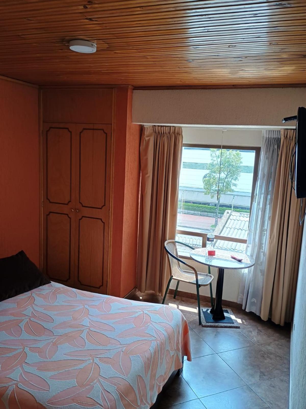 Hoteles Bogota Inn Galerias Luaran gambar